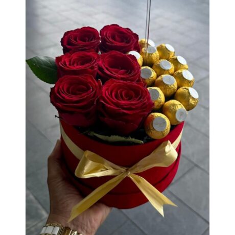 Elegant Roses & Chocolate Gift Box